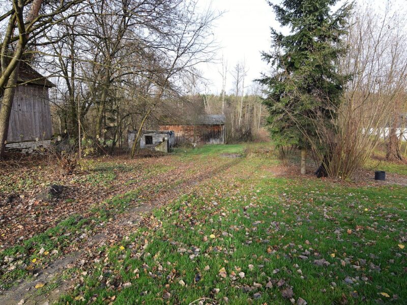 Działka z domem rekreacyjnym 70m2, 10a na uboczu