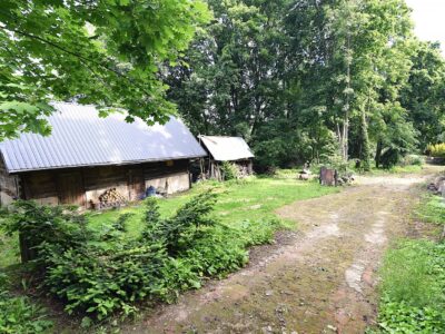 Piękne siedlisko w Klementowicach z budynkami, 1,5