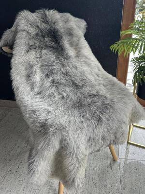 Puszysta skóra owcza Heidschnucke-dywany/naturalna dekoracja