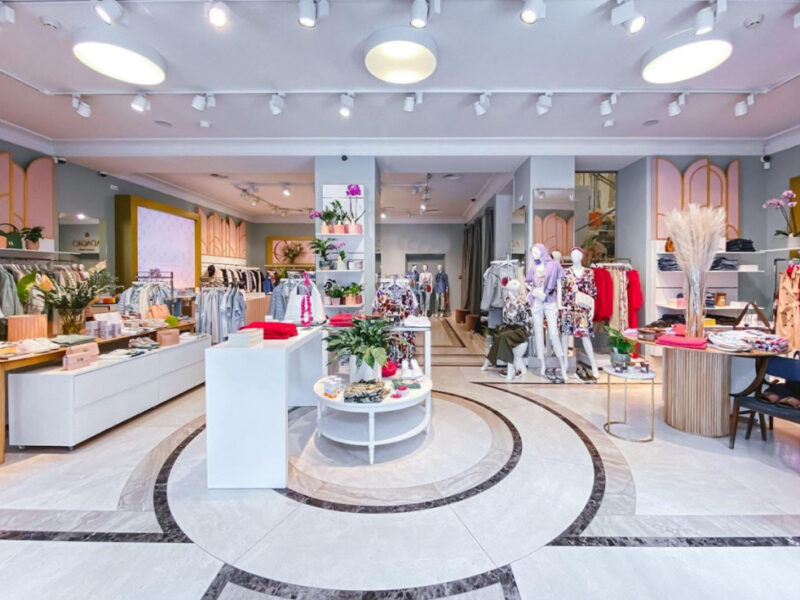 Na wynajem lokal w ścisłym centrum Lublina, przy głównej ulicy. W okolicy znajdują się liczne banki, urzędy, restauracje, sądy, uczelnie oraz kancelarie adwokac- LUBLIN, LUBLIN, LUBELSKIE na WYNAJEM