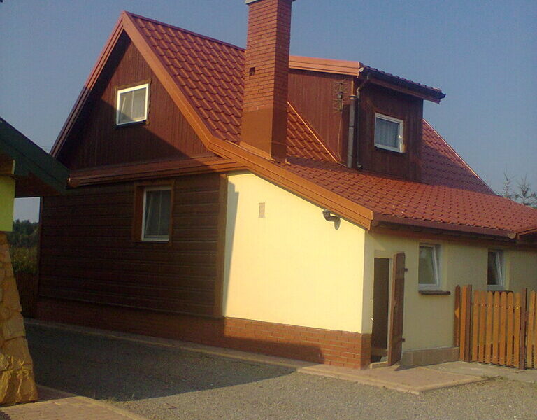 ~Dom wykonany w 2000r. od podstaw  z drewna o pow. 125 m2 na działce 400 m2 (z opcja jej powiększenia) przy drodze asfaltowej w m. Nowy Franciszków gmina i powi- NOWY FRANCISZKÓW, OPOLE LUBELSKIE, LUBELSKIE na SPRZEDAŻ