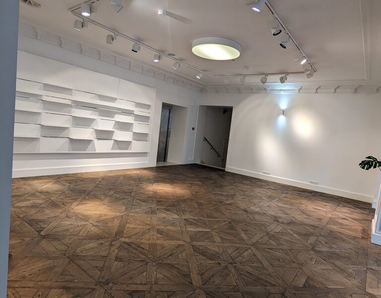 Lokal biurowo-usługowy, 116 m², centrum
