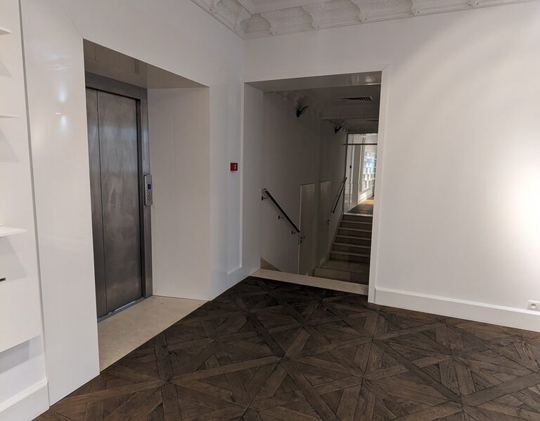 Lokal biurowo-usługowy, 116 m², centrum