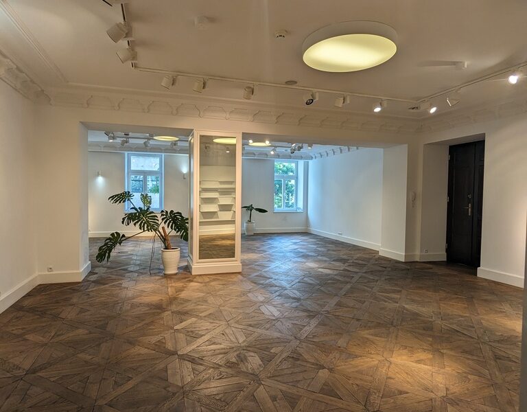 Lokal biurowo-usługowy, 116 m², centrum