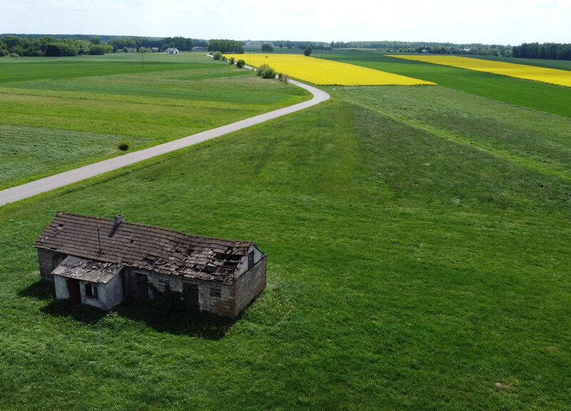 Działka 6462 z widokiem na muzeum w Czarnolesie