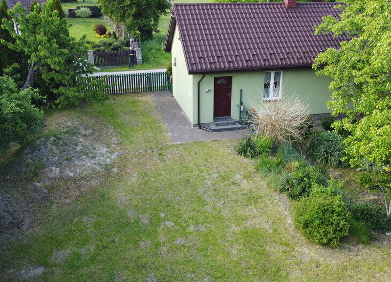 Siedlisko z domem z drewna po generalnym remoncie  o pow. 58 m2 na dużej działce o pow.  6650 m2  w m. Barłogi w pięknej okolicy  gm. Kurów pow. puławski  35 km- BARŁOGI, KURÓW, LUBELSKIE na SPRZEDAŻ