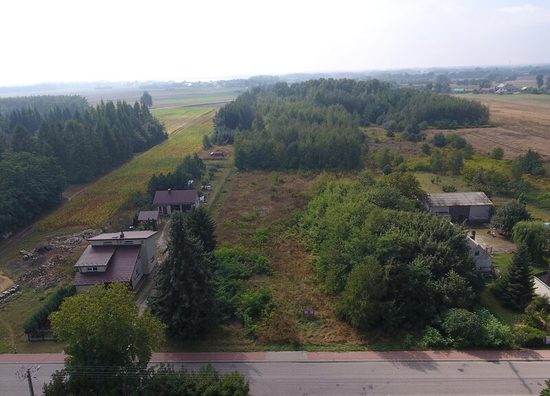 Działka, Dąbrowa, Ludwin, 10,5 ar, media, Jezioro Rogóźno~~Możliwość zakupu kilku lub wyboru:~nr1 120 tys zł~nr2-3 98 tys zł~nr4-5 60 tys zł~~Działka:~- 1 linia- DĄBROWA, LUDWIN, LUBELSKIE na SPRZEDAŻ