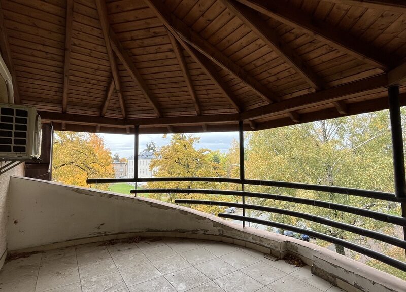 Nietuzinkowe mieszkanie (apartament)  112 m2 trzy pokoje ( największy 50 m2)  z pięknym tarasem i balkonem bezpośrednio przy parku do własnej aranżacji   w cent- PUŁAWY, PUŁAWY, LUBELSKIE na SPRZEDAŻ