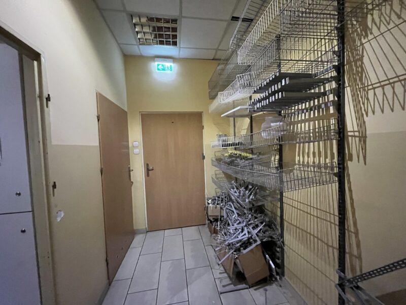 Lokal handlowy 180 m kw. w centrum Dęblina.