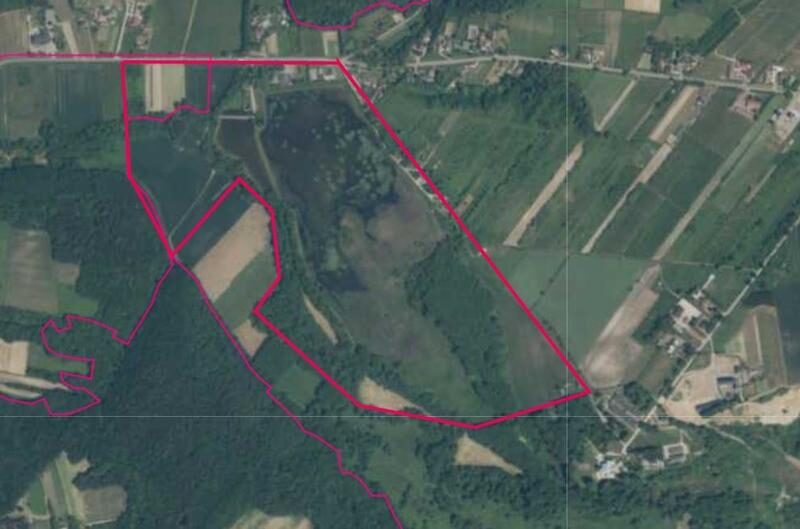 Działka 35 ha z ruinami papierni w Celejowie.