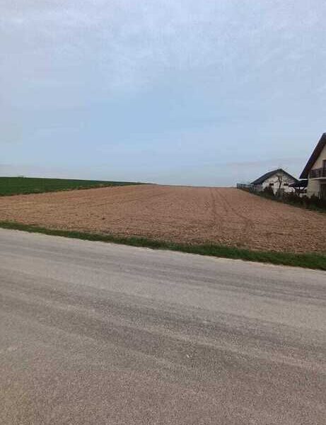 Działka w bliskiej odległości od Lublina.
