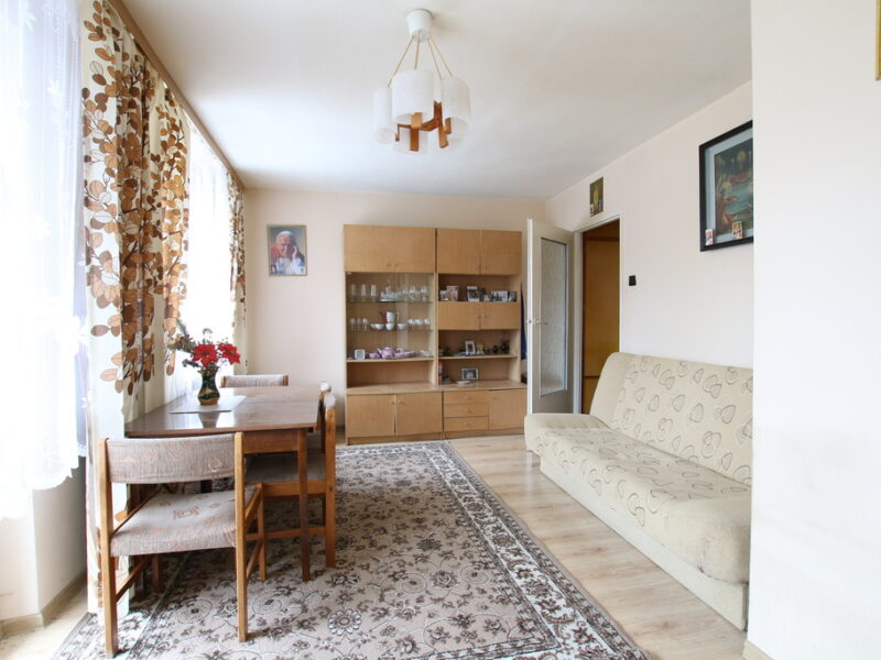 Mieszkanie, Lublin Czuby, ul. Różana, 2 pokoje, 45,4m2~~Opis mieszkania: ~- piętro 2/4~- powierzchnia mieszkania: 45,4 m2~- salon 15m2 ~- pokój 8,5 m2 ~- kuchni- LUBLIN, LUBLIN, LUBELSKIE na SPRZEDAŻ