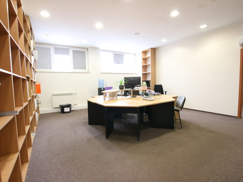 Zespół budynków produkcyjno-magazynowych, 5544m2,