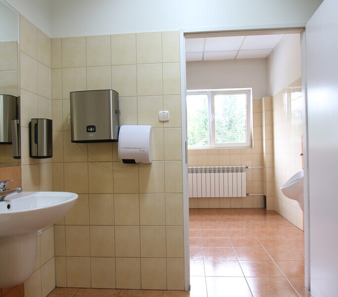 Zespół budynków produkcyjno-magazynowych, 5544m2,