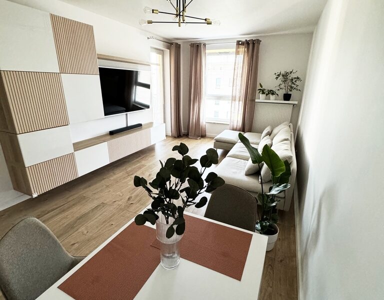 Mieszkanie, Lublin, ul. Ks. Wincentego Granata, 2 pokoje, 52 m2~~Opis mieszkania: ~- piętro: 4/4 ~- powierzchnia mieszkania: 52,03 m2~- salon: 19,65 m2~- kuchni- LUBLIN, LUBLIN, LUBELSKIE na SPRZEDAŻ