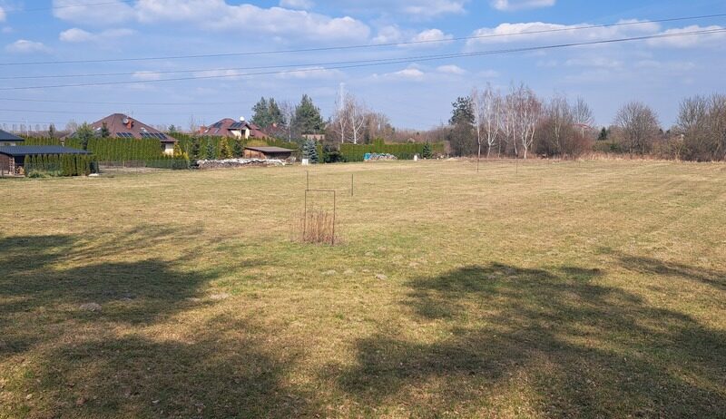 Działka budowlana w atrakcyjnej lokalizacji, Jaroszyn - 1202 m2~~Atrakcyjnie zlokalizowana działka z przeznaczeniem pod zabudowę. Otoczona jest innymi działkami- JAROSZYN, PUŁAWY, LUBELSKIE na SPRZEDAŻ