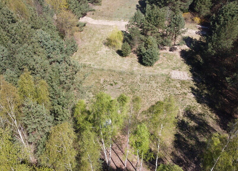 Działka o pow. 3117 m2 pośród drzew z przeznaczeniem pod  zabudowę mieszkaniowa położona przy drodze asfaltowej  w atrakcyjnej części miejscowości Kowala gm. Pu- KOWALA, PUŁAWY, LUBELSKIE na SPRZEDAŻ