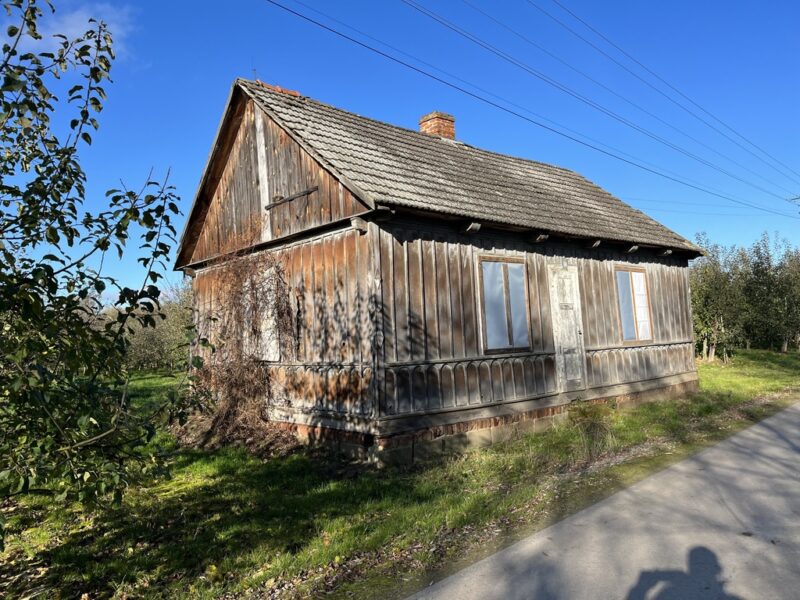 Dom drewniany do remontu na działce w Zakrzowie. - ŁAZISKA, LUBELSKIE na SPRZEDAŻ
