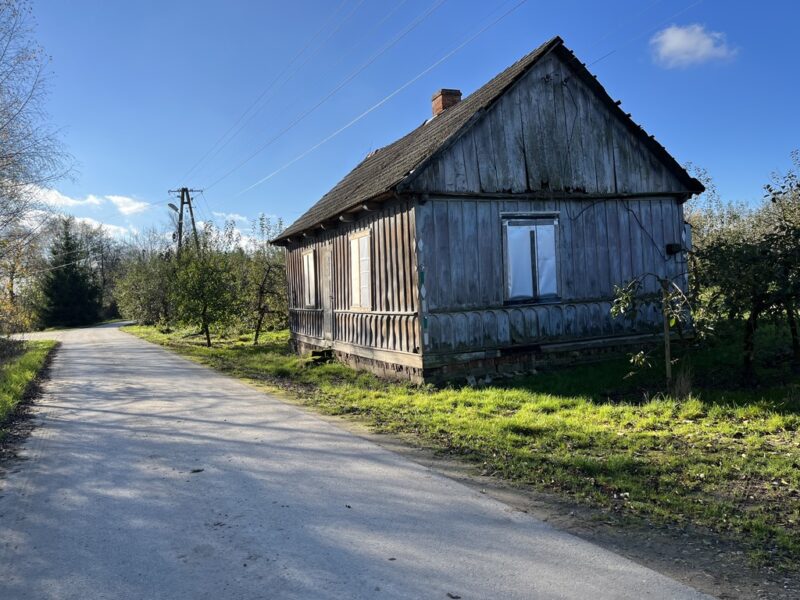 Dom drewniany do remontu na działce w Zakrzowie. - ZAKRZÓW, ŁAZISKA, LUBELSKIE na SPRZEDAŻ