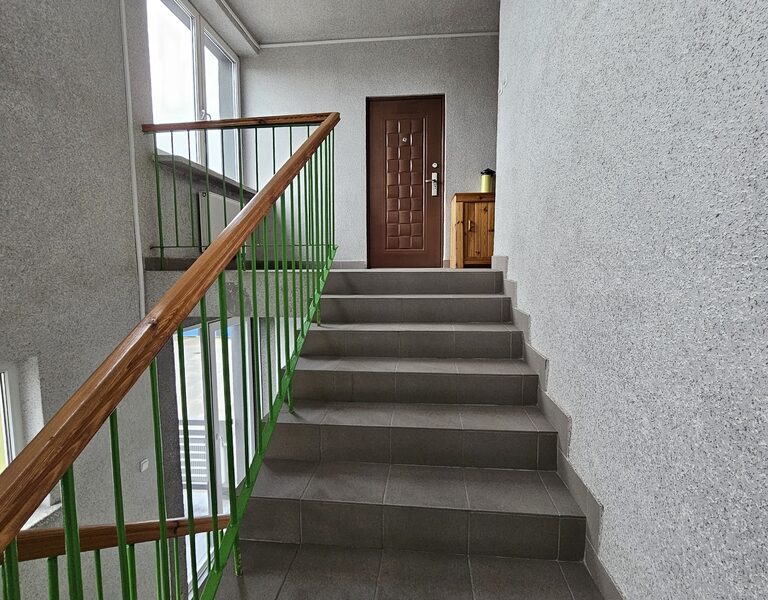Lokal biurowo-usługowy 250m2 +duży parking w cenie