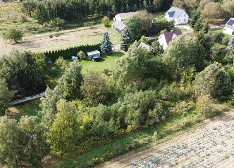 Działka budowlana (MR/MN) o pow. 15,8 ara, posiadająca praktyczne wymiary, zaciszną lokalizację, dużo zieleni, sąsiedztwo nowych domów jednorodzinnych, dostęp d- JAKUBOWICE KONIŃSKIE, NIEMCE, LUBELSKIE na SPRZEDAŻ