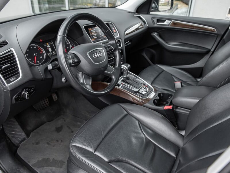 Audi Q5 2,0 TFSI automat bogate wyposażenie panoramiczny dach, quattro