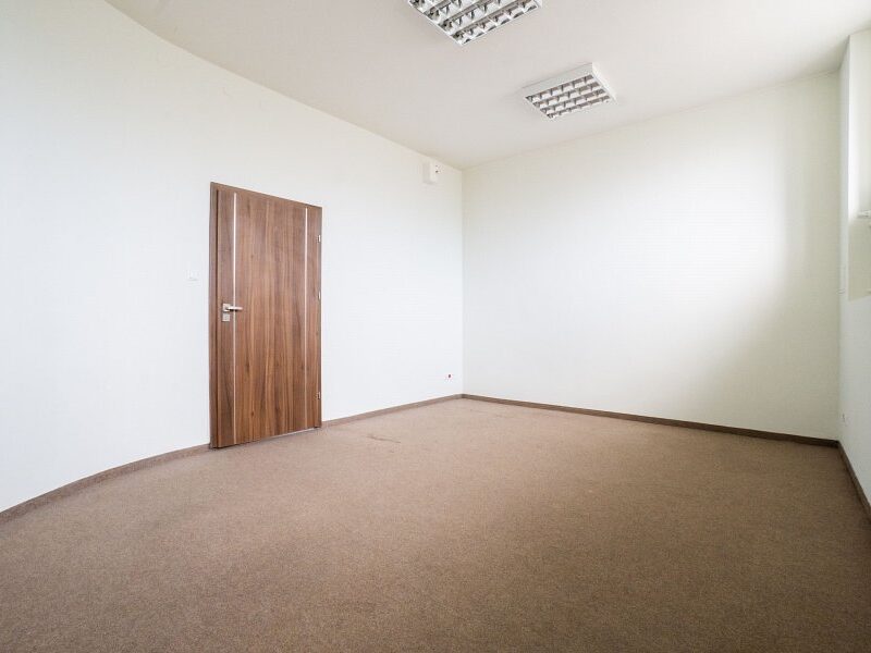 Biuro 24 m2. Parking, winda.