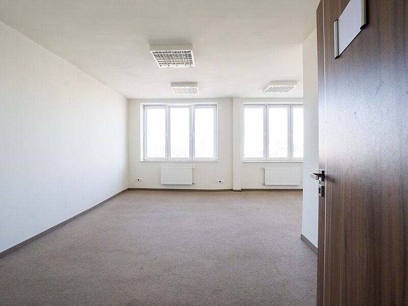 Biuro 31 m2. Parking, winda. - ogłoszenia