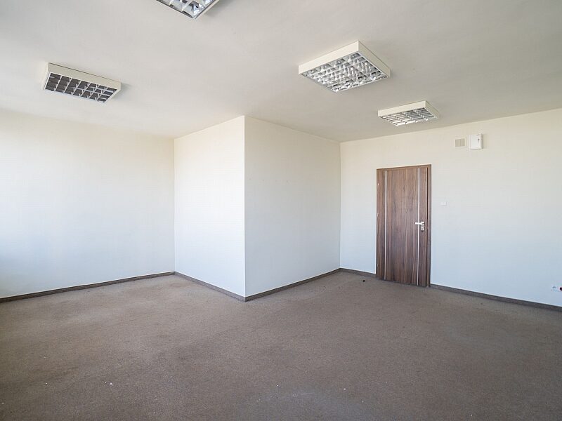Biuro 31 m2. Parking, winda.