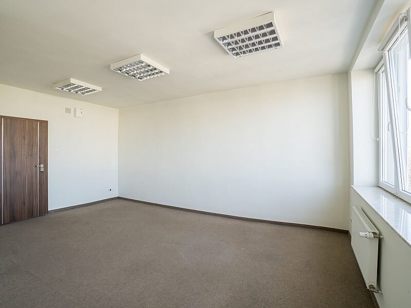 Biuro 31 m2. Parking, winda.