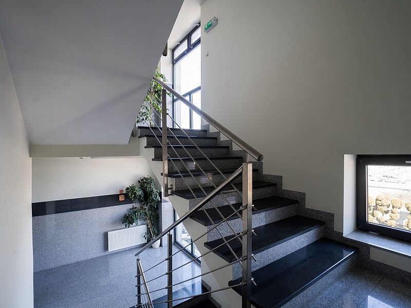 Biuro 31 m2. Parking, winda.