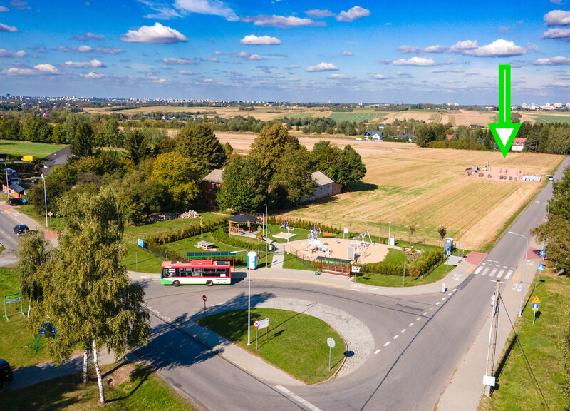 Na sprzedaż przestronny dom w zabudowie bliźniaczej (jeden lokal) o powierzchni całkowitej 137,5 m², zlokalizowany w Wilczopolu, tuż przy granicy Lublina, w rej - DOM na SPRZEDAŻ , WILCZOPOLE