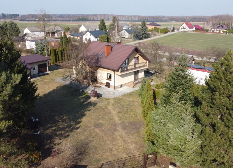 Dom  gotowy do zamieszkania o pow. użytkowej 180 m2 na zagospodarowanej pięknej działce o pow. 2761 m2 przy jednej z głównych ulic miejscowości gminnej Policzna- POLICZNA, MAZOWIECKIE na SPRZEDAŻ