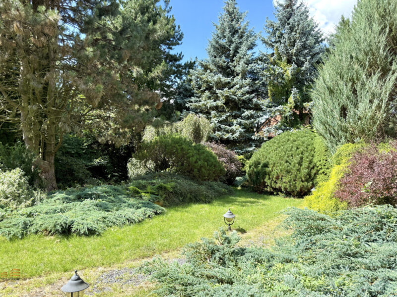 Oferta dostępna wyłącznie za pośrednictwem Franczewska Nieruchomości.Wyjątkowy dom z klimatem | Konopnica - boczna Alei Kraśnickiej | 7 pokoi | 337 m² | 23 ary  -Duży dom z pięknym ogrodem w Lublinie