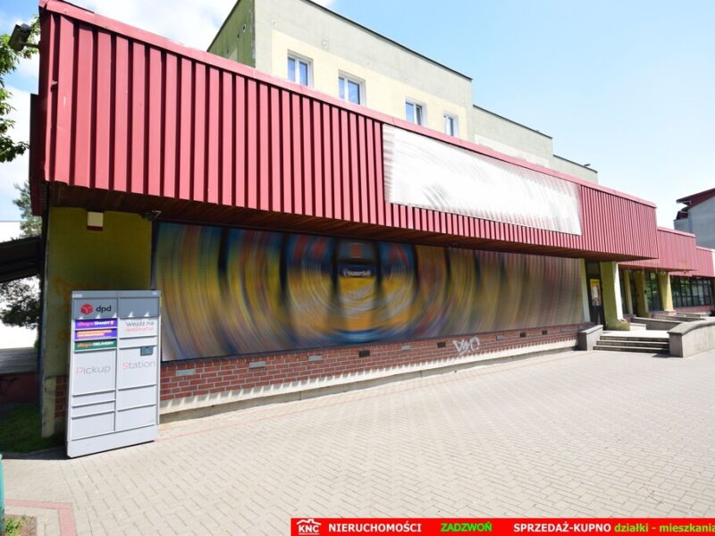 Duży lokal handlowo-usługowy, parter, rampa.