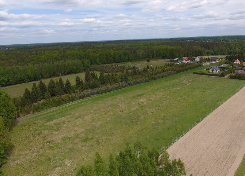 Działka, Majdan Kozłowiecki, MN- zabudowa jednorodzinna, Media~~Działka:~- 1669m2~- wymiary 45x35~- dostępne media: prąd, woda, gaz i kanalizacja~~Lokalizacja:~- LUBARTÓW, LUBELSKIE na SPRZEDAŻ