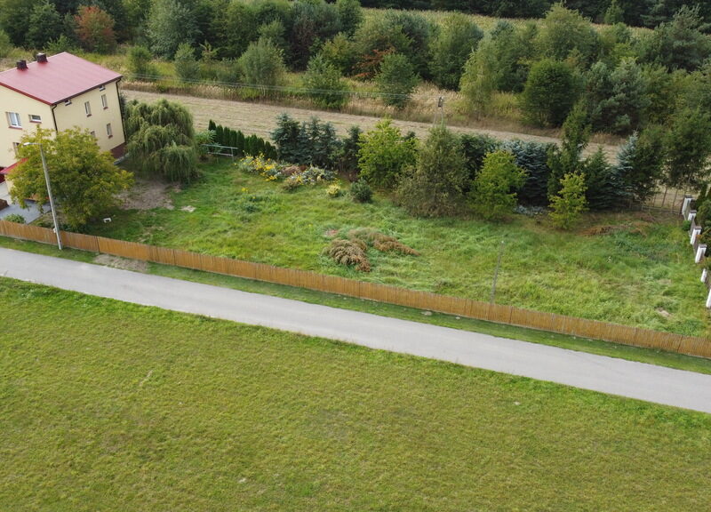 Działka, Michów, 10 ar, budowlana, wszystkie media ~~Działka:~- 1 linia zabudowy~- 1000 m2~- wymiary 45 szerokości x 22 głębokości~- w sąsiedztwie domy jednorod- MICHÓW, LUBELSKIE na SPRZEDAŻ