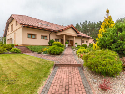 Hotel z restauracją 1500 m² - duża działka 4400 m²