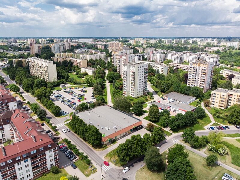 Inwestycja - budynek komercyjny: 3 lokale.