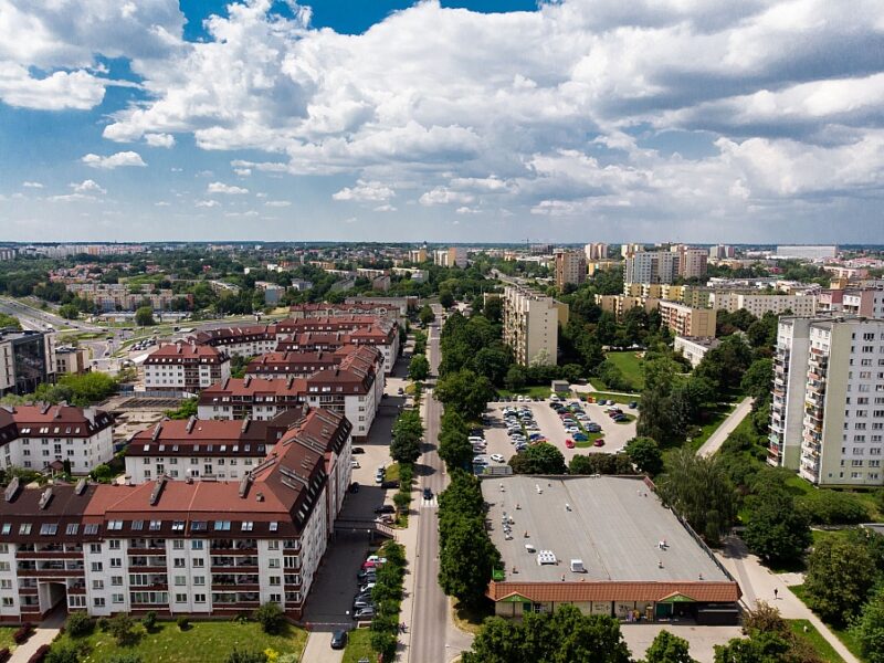 Inwestycja - budynek komercyjny: 3 lokale.