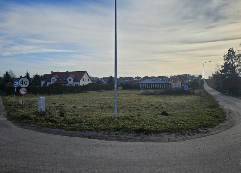 ~Działka, Kalinówka, 23,3 ar,  doskonała lokalizacja. Do centrum Lublina około 10 km.~~ Działka:~ - 1 linia zabudowy~ - 2330m2~- bezpośredni dostęp do drogi asf- GŁUSK, LUBELSKIE na SPRZEDAŻ
