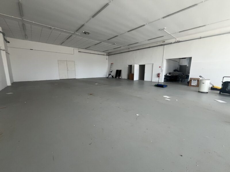 Łęczna - hala 1000m2 z zamieszkaniem