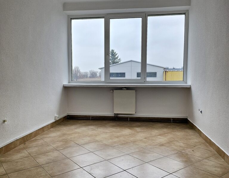 Lokal biurowo-usługowy 250m2 +duży parking w cenie - LUBLIN, LUBELSKIE na WYNAJEM