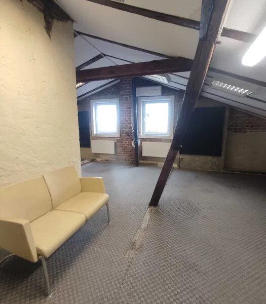 Lokal biurowo-usługowy, 81 m², centrum