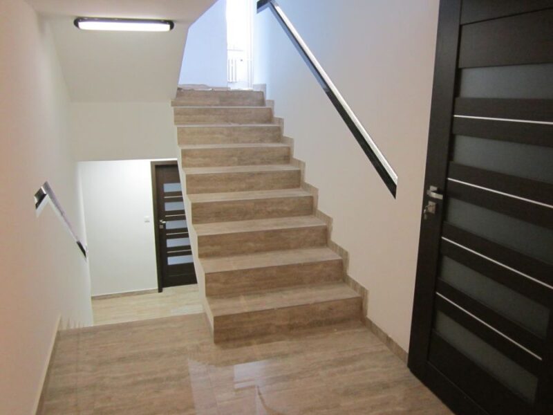 Lokal biurowy 15,30 mkw z parkingiem