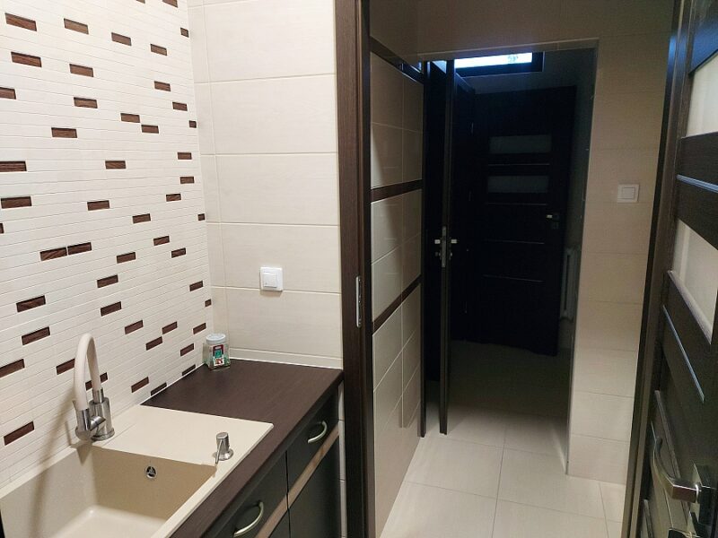 Lokal biurowy 15,30 mkw z parkingiem