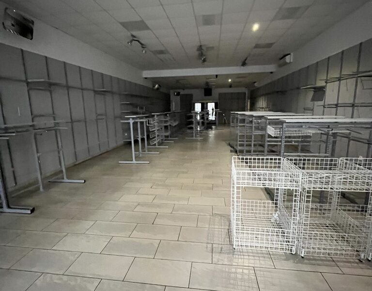 Lokal handlowy 180 m kw.  w centrum Dęblina. - DĘBLIN, LUBELSKIE na SPRZEDAŻ