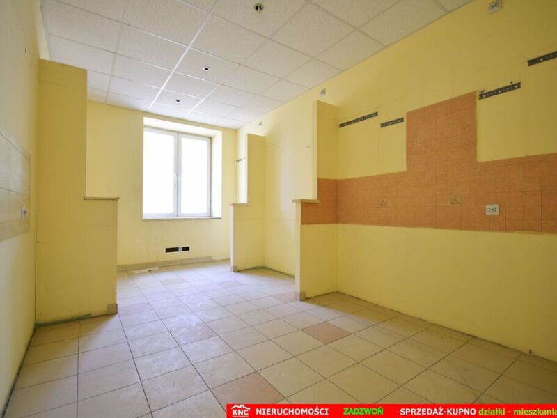 ŚRÓDMIEŚCIE ul. Bernardyńska : polecam na wynajem lokal usługowo - handlowy o powierzchni ok. 80 m² zlokalizowany na parterze w kamienicy. Lokal w dobrej lokali- LUBLIN, LUBELSKIE na WYNAJEM