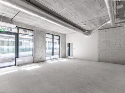 Lokal o pow. 145 m2 z witrynami Centrum