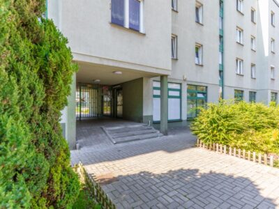 Lokal parter z witrynami 53m2 - Lublin, Bronowice